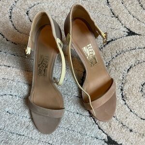 NUDE ferragamo heeled sandal